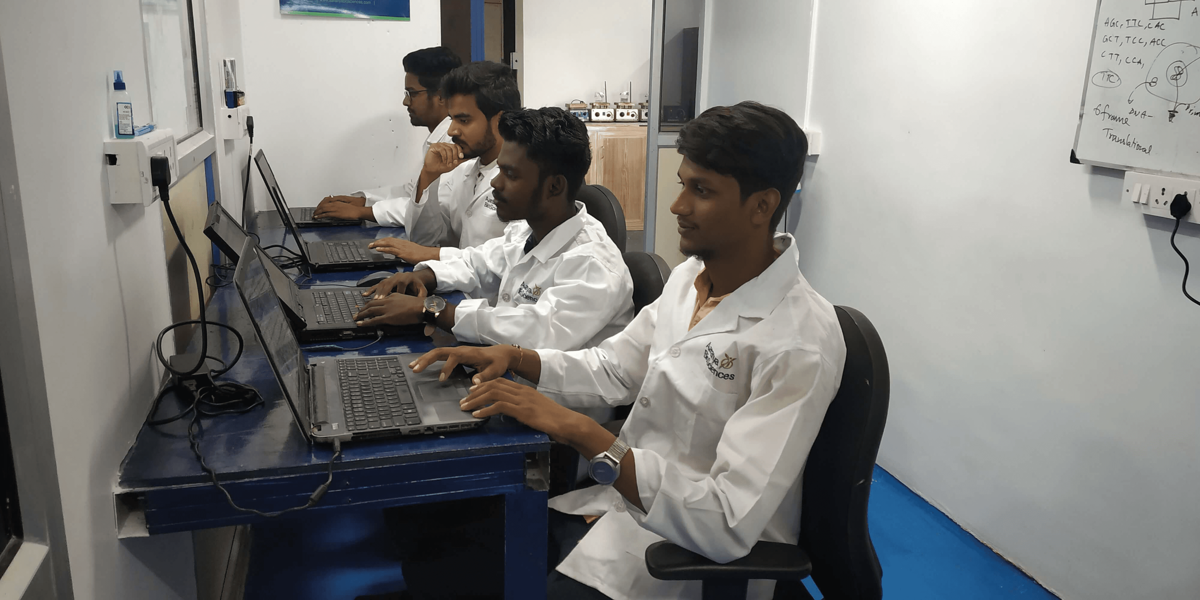 Computer Lab for bioinformatics, cheminformatics and data analysis